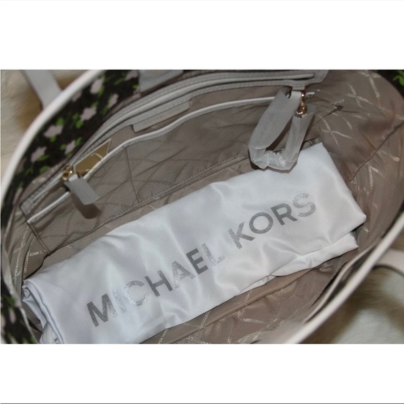 Michael Kors Carter Large Tote Carryall Bag NWT - Picture 4 of 7